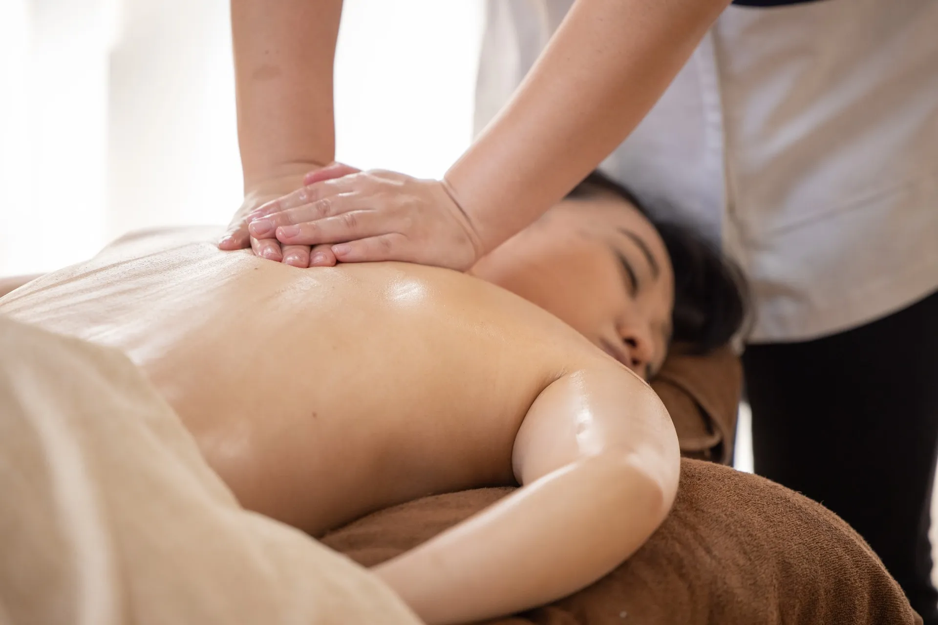 アロマオイルで効果的にダイエットをする5つの方法