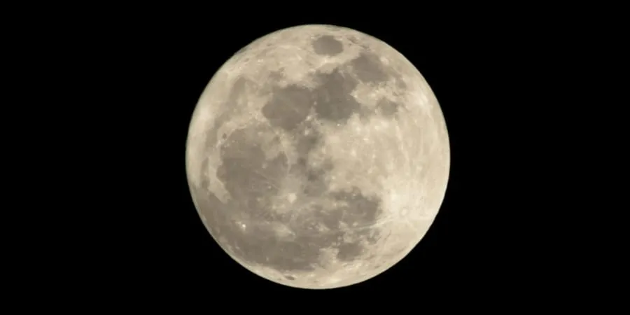 月の満ち欠けと女性の体調の関係：整体で健康バランスを整える方法